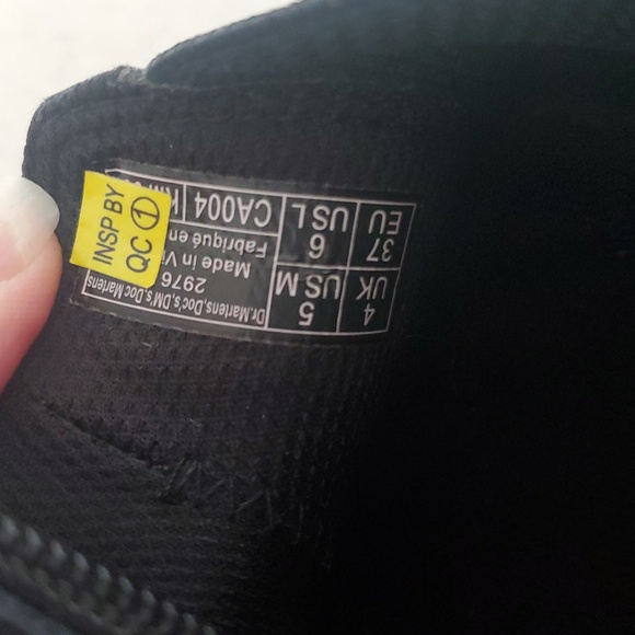 Dr Martens Black Leather Chelsea Boots - Picture 7 of 16